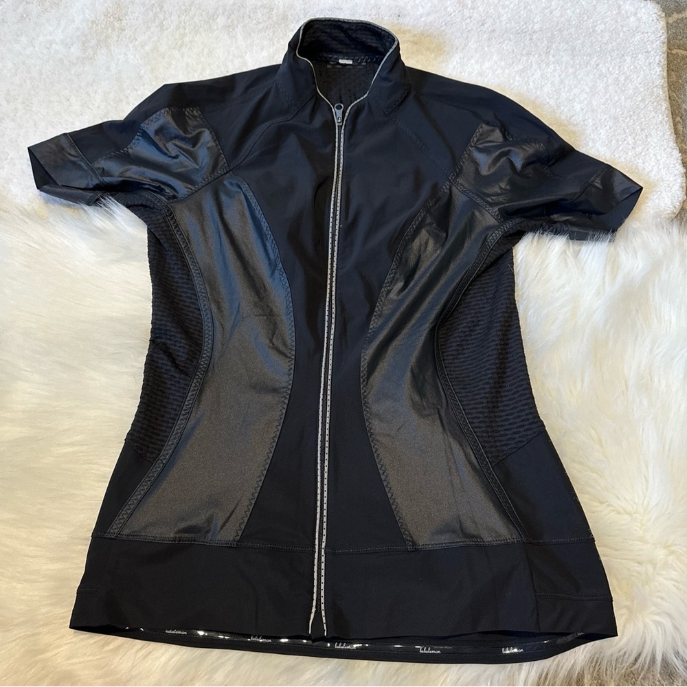 Lululemon athletica biker shirt